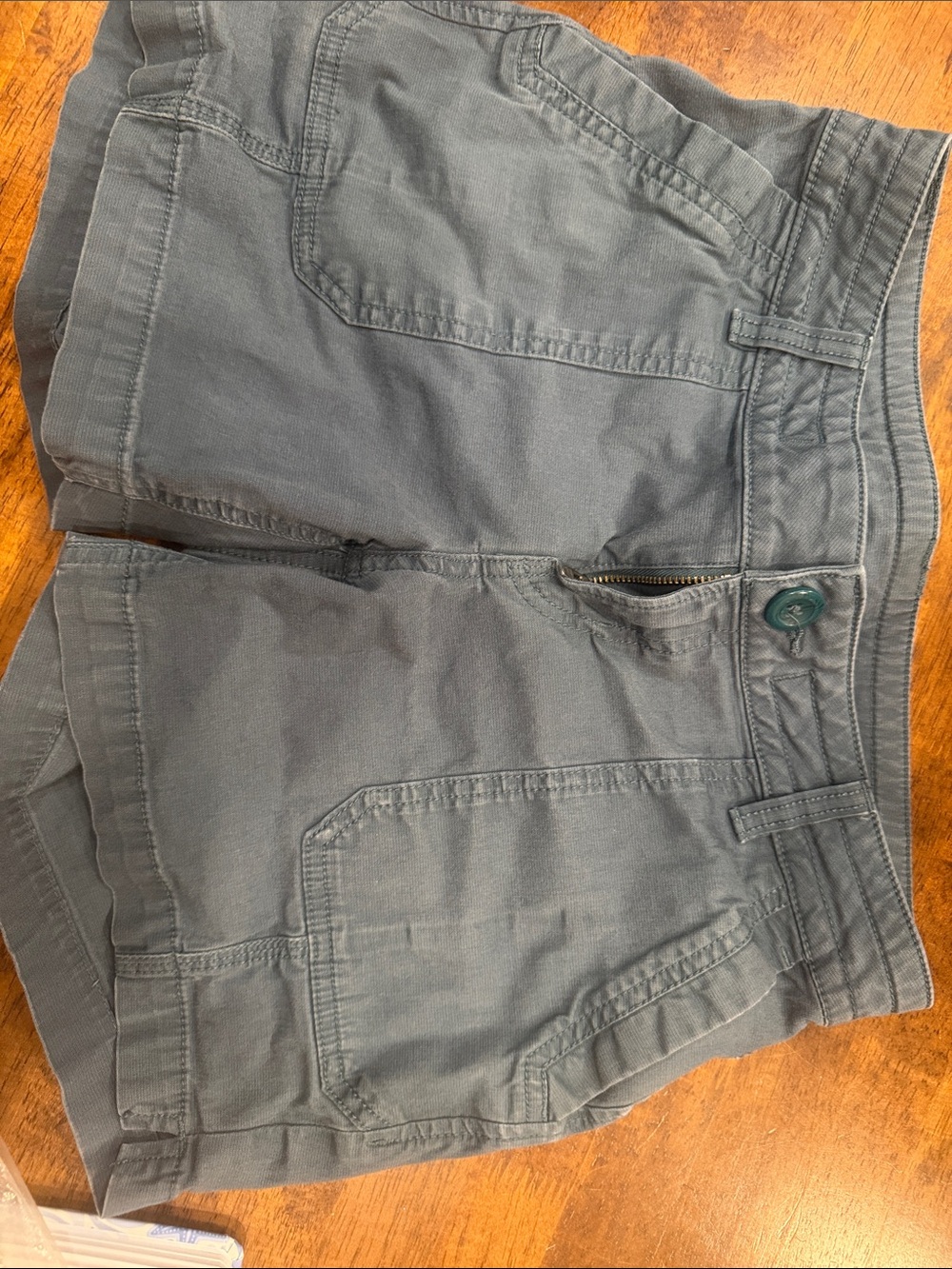 Prana women’s teal Flat-Front Utility Shorts